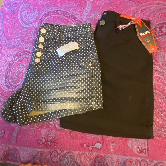 WOMEN’S SHORTS BUNDLE - Picture 9 of 12